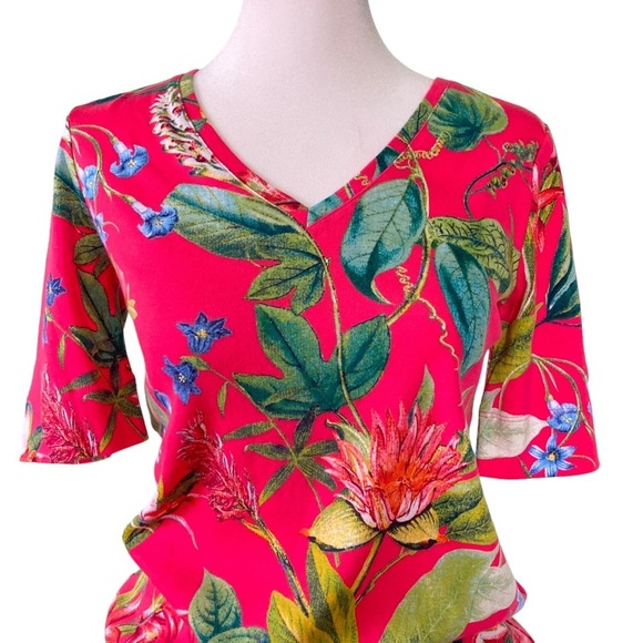 NWT Chico's Botanical V-Neck Strawberry Maragrita Everyday Tee (Size 00) - Picture 4 of 10